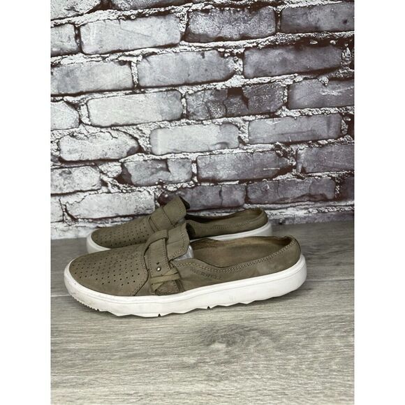 Merrell Perforated Gray Nubuck Around Town City Slip On Shoes Women sz 9.5M US - Picture 1 of 15